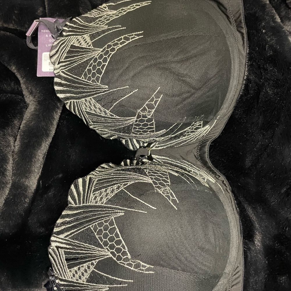Elegant Black Patterned Bra